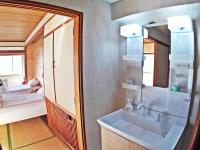 Zimmer mit Tatamibereich und Gemeinschaftsbad