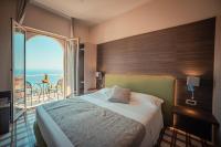 Deluxe Double Room with Balcony and Sea View