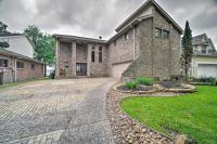 Lavish Lakefront House with Pool Table and Patio! - B&B Montgomery