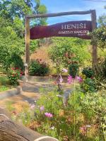 Henisi Homestay Măng Đen - B&B