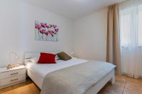 One-Bedroom Apartment with Balcony or Terrace
