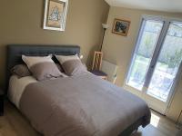 Chambre Lit King-Size - Vue sur Piscine