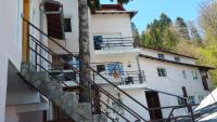 Apartamente Casa Cristina in Pensiune la 400m de Pârtia de ski - B&B