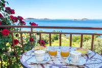 Doppelzimmer mit Balkon und Meerblick