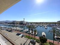 Port Grec 3 - Piso vista al puerto y montana - Bed and Breakfast Empuriabrava