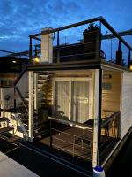 Schwimmendes Haus "Blue Moon"