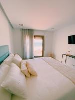 Tweepersoonskamer met Balkon en Uitzicht op Zee
