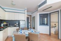  Superior Two-Bedroom Apartment with Balcony and Sea View (6 people)