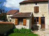 Maison Authentique avec Jardin Clos et Parking Privé à Pont-la-Ville - FR-1-611-59 - Chambres d’hôtes