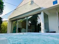 Villa Dvojac Holiday house with Jacuzzi and grill - B&B Jadranovo