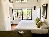 Estudio sobre calle principal con vista a la plaza - B&B Sayulita