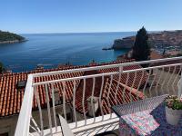 Apartment with Balcony and Sea View - Sunset