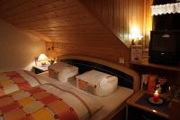 Familienzimmer mit Doppelbett