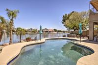 Boat Dock and Pool Lakefront Glendale Getaway! - B&B