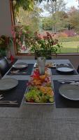 Rose & Stream Retreat - B&B