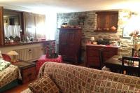 Chalet a La salle Affittasi grazioso e ampio monolocale CIR n 0095 - B&B Chateau
