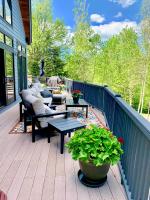 RE53 Beautiful Bretton Woods slopeside home, amazing views! AC, Hot Tub, Pool Table, Dog Friendly! - Chambres d'hôtes Carroll