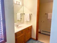 W4 Comfortable and spacious Bretton Woods condo with ski slope views, fireplace and fast wifi! - B&B