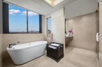 King One Bedroom Suite with River View