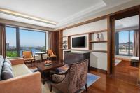 King One Bedroom Suite with River View