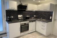 Modern apartment especially suited for business consultants I close to Telekom, UN Campus I public transport nearby I reserved parking - Ferienwohnung Bonn