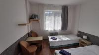 Chambre Triple avec Salle de Bains Privative