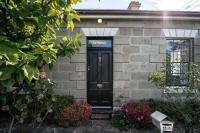 B&B Hobart - Berwick Cottage and Studio - Bed and Breakfast Hobart