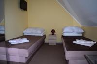 Kleines Zweibettzimmer