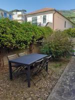 Tigullio Vacations - Flavia beach apartment - B&B