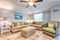 B&B Fort Walton Beach - Fort Walton Coastal Retreat with Yard Walk to Beach - Bed and Breakfast Fort Walton Beach