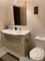 Chambre Simple avec Toilettes Communes