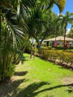 Guarajuba Summer Flat Melhor localização de Guarajuba e melhores Flats Beira Mar de Guarajuba Dispomos de 4 flats decorados no mesmo condomínio Aqui você não precisa de carro para nada Faça tudo à pé - Chambres d'hôtes Guarajuba