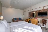 Deluxe Room with Sea View (1-3 Adults)