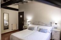 Double or Twin Room with Mountain View