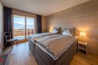 Apartment with Mountain View