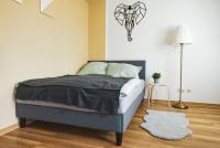 B&B Halle - FULL HOUSE Studios - Elephant Apartment - WiFi inkl - Bed and Breakfast Halle