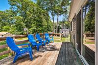 Cape Cod Escape about 2 Mi To Beaches and Dining! - B&B