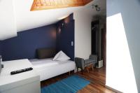 Economy Single Room with own external Bathroom