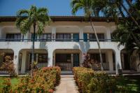 Guarajuba Summer Flat Melhor localização de Guarajuba e melhores Flats Beira Mar de Guarajuba Dispomos de 4 flats decorados no mesmo condomínio Aqui você não precisa de carro para nada Faça tudo à pé - Chambres d'hôtes Guarajuba