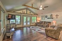 B&B Mountain View - Spacious and Elegant Mountain View Cabin with Deck! - Bed and Breakfast Mountain View