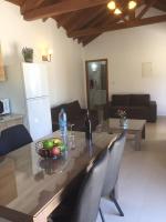 Love Holiday Suite 2 - Bed and Breakfast Treís Eliés