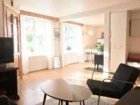 Villa Holmen, ground floor apartment - Bed and Breakfast Balestrand