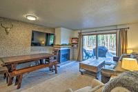 Beautiful Breck Townhome with Pool 1 Mi to Main St! - Chambres d’hôtes