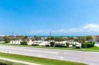 Stunning Ocean Views STEPS from the Beach with Pool! Fabulous 4th Floor Studio! - B&B