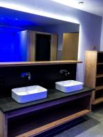 Appartamento con 2 Camere da Letto e con Doccia
