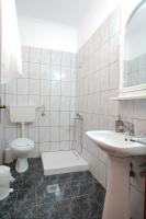 One-Bedroom Apartment (5 Adults)
