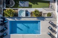 Villa CAPTAINS house on Šolta island with private pool, 3 bedrooms, 4 bathrooms, amazing sea views - Chambres d'hôtes Nečujam