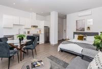 B&B Montréal - New, Fresh and Luminous Studio in Le Plateau by Den Stays - Bed and Breakfast Montréal