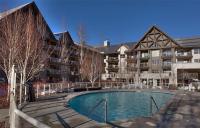 B&B Whistler - True Ski in Ski out Condo with hot tub and pool at the Aspens - Bed and Breakfast Whistler