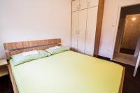 Central Apartment with Jacuzzi - B&B Novalja